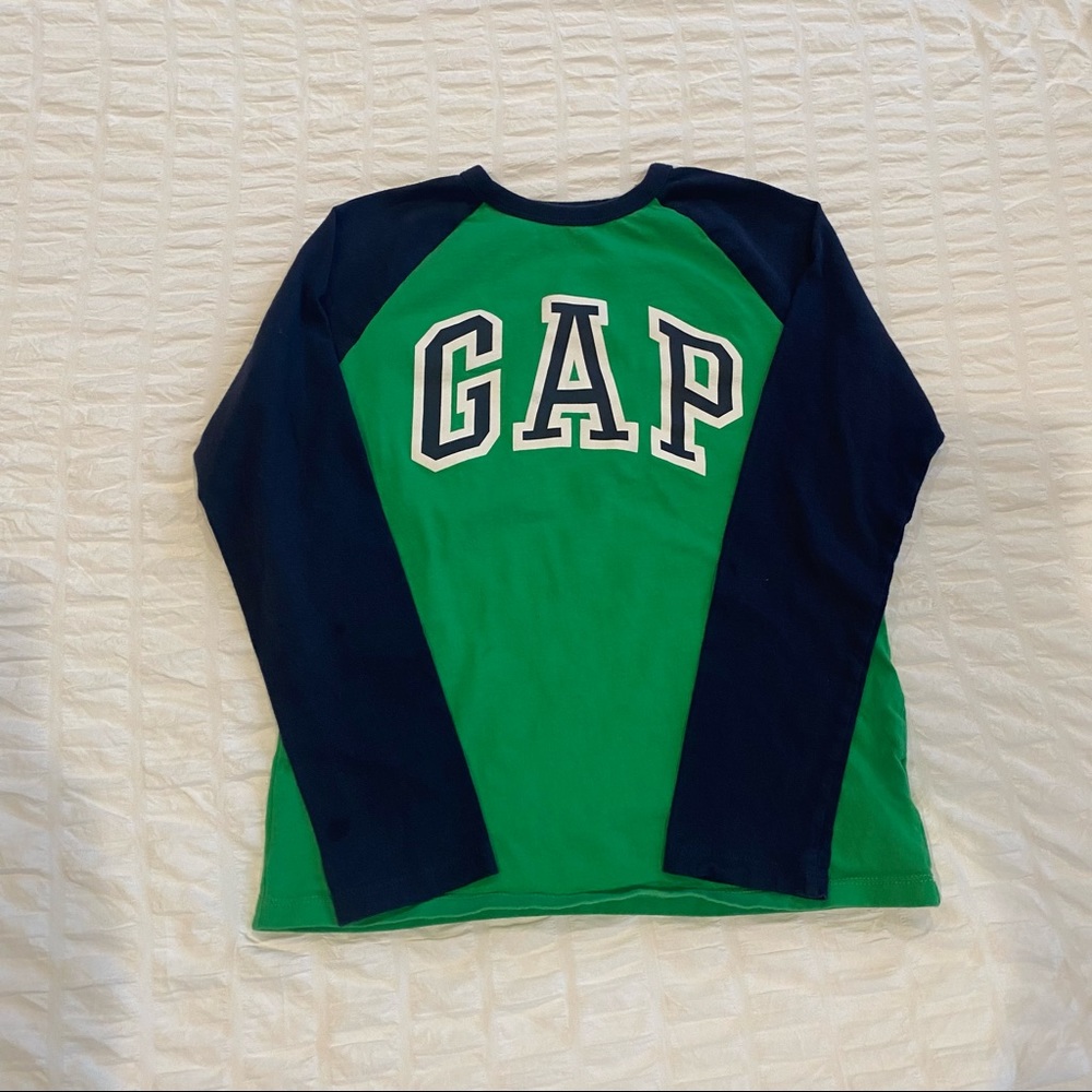 GAP Boys Green and Blue Embroidered Logo Long Sleeve Shirt, size medium.